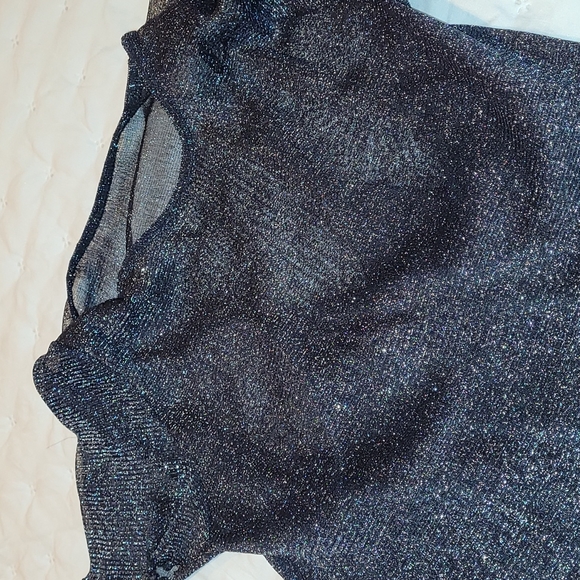 Hollister Mesh Top - Picture 2 of 4